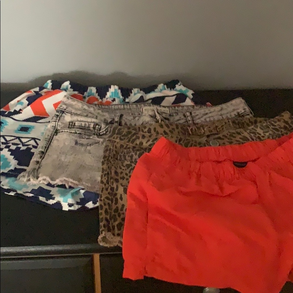 4 pairs of shorts Haul: Patagonia, rue 21, Bullhea